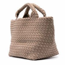 A bolsa favorita da supermodelo brasileira 
