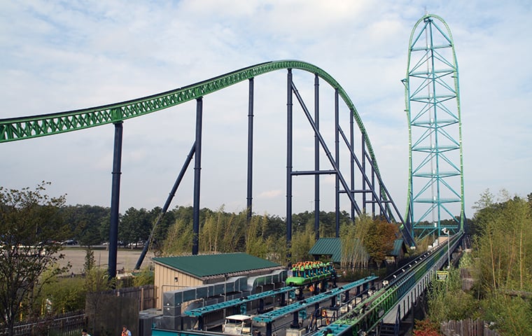 Kingda Ka - Fica no parque Six Flags Great Adventure, em Jackson Township, na cidade de Nova Jersey, a cerca de 125 km de Nova York. 