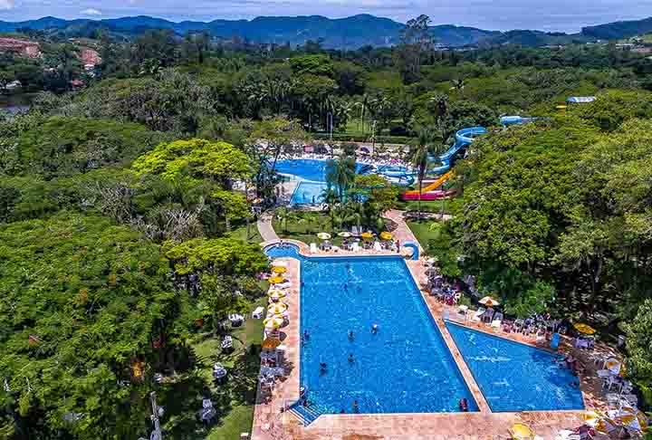 Parque Aquático do Hotel Termas - Monte Alegre do Sul - SP -Este parque aquático tem diversas opções de banhos termais ao ar livre, rodeado por áreas verdes e tranquilas, muito procurado por famílias. 
