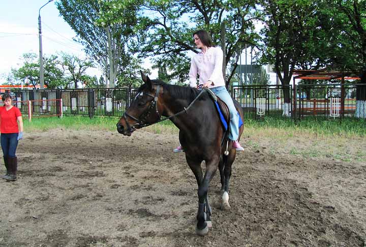 O tratamento costuma durar um ano, podendo ser estendido para, no máximo, dois anos, de acordo com a avaliação da equipe multiprofissional.