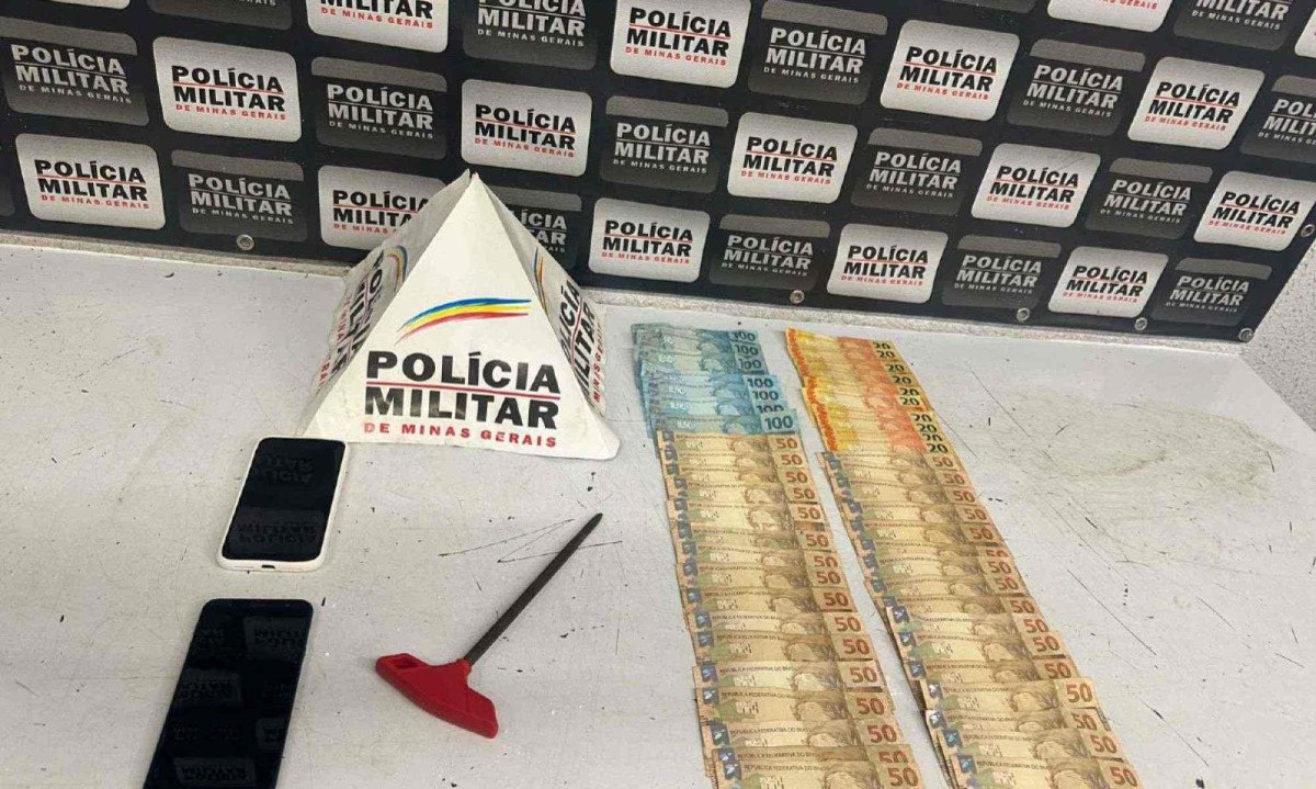 Casal é preso por extorsão ao exigir resgate de moto furtada em MG -  (crédito: DivulgaÃ§Ã£o/PMMG)