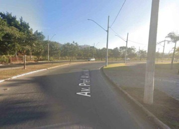 O corpo foi encontrado em loteamento na Avenida Prefeito Alberto Moura na manhã de domingo (24/11) -  (crédito: Reprodução/Google Maps)