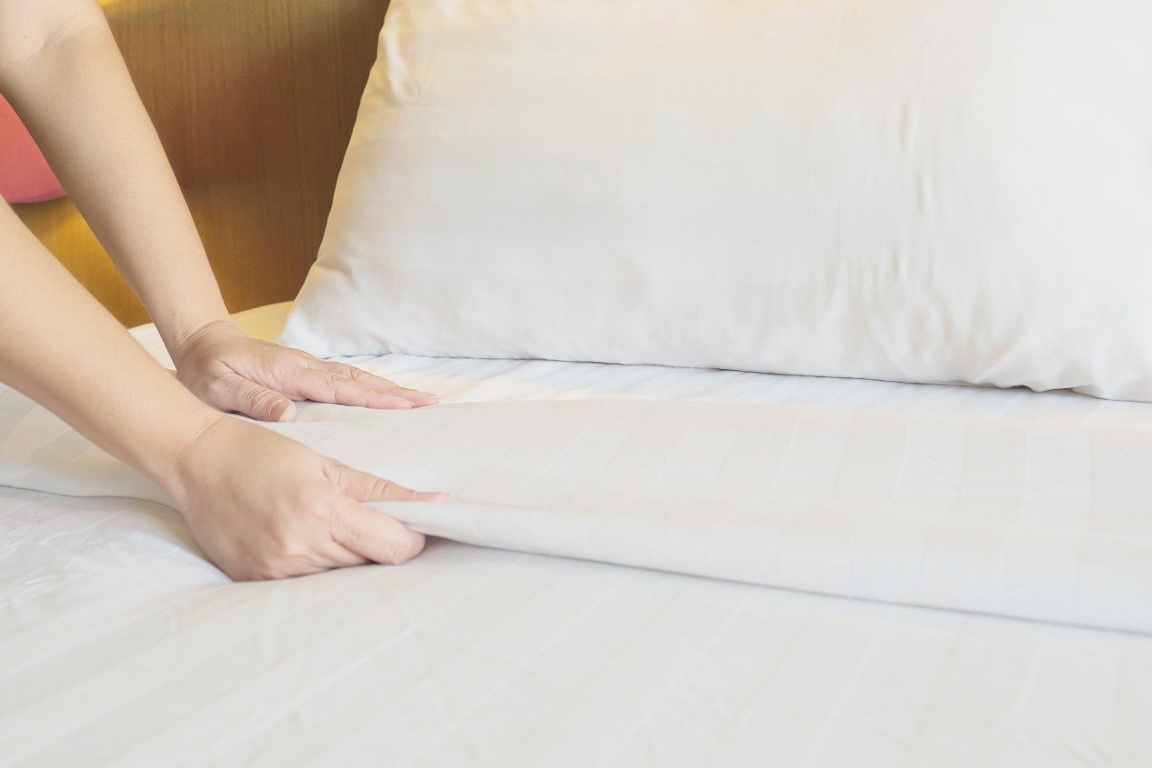 No caso de alergias respiratórias, é importante manter a casa arejada e trocar sempre a roupa de cama, para que os ácaros não proliferem.