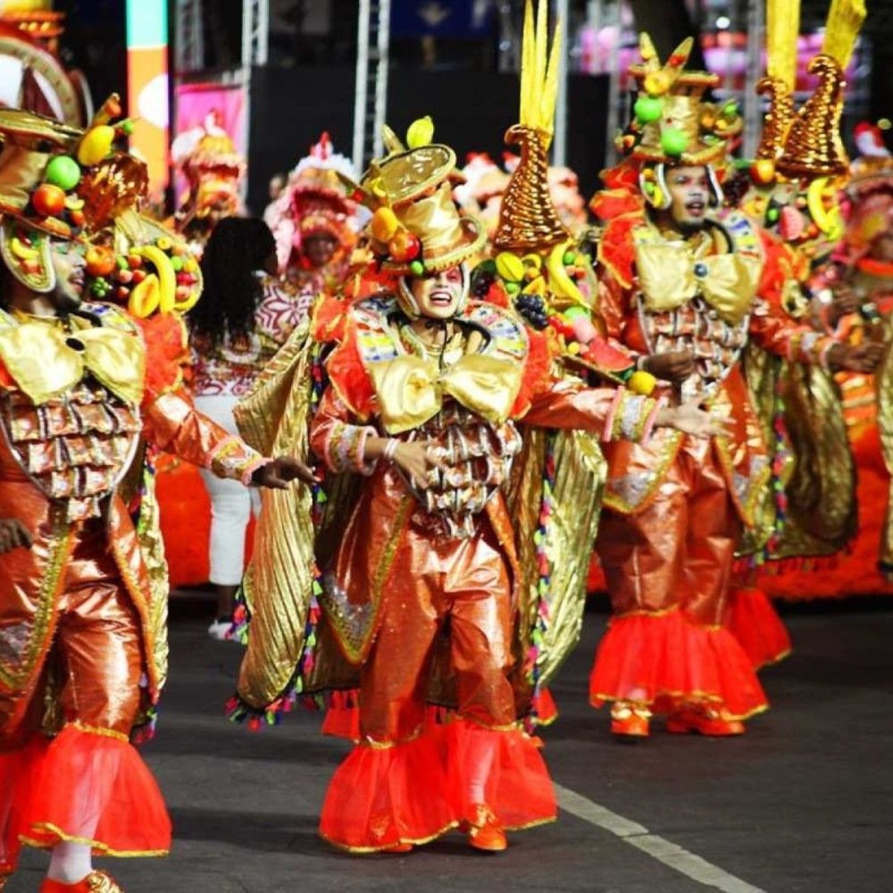 Escola de samba de BH celebra 40 anos da redemocratização