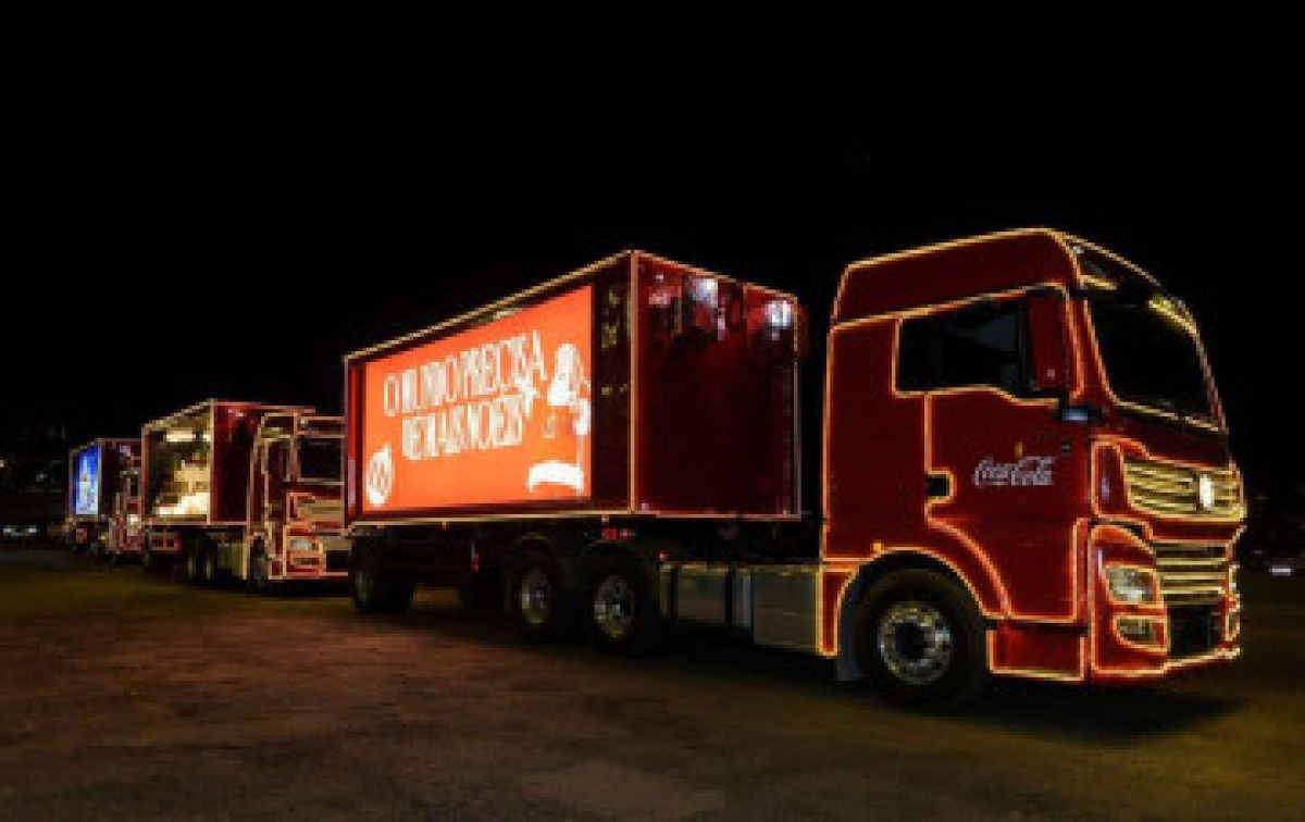 Caravana da Coca-Cola traz Papai e Mamãe Noel à Grande BH nesta terça (26)