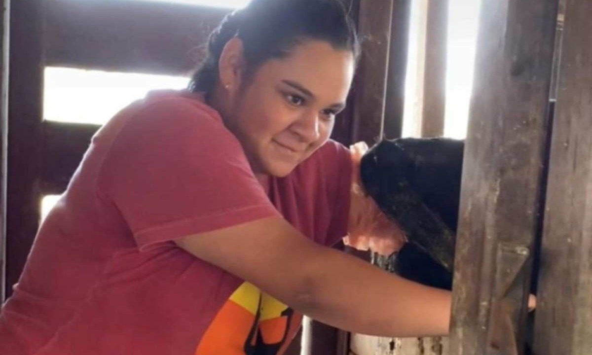 Giovana Oliveira, de 18 anos, enxerga seu futuro no agro. A jovem mineira está cursando Medicina Veterinária em Vitória da Conquista, na Bahia -  (crédito: Acervo pessoal )