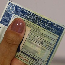 Boato de CNH para carros automáticos gera confusão nas redes - Marcello Casal Jr / Agencia Brasil
