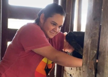 Giovana Oliveira, de 18 anos, enxerga seu futuro no agro. A jovem mineira está cursando Medicina Veterinária em Vitória da Conquista, na Bahia -  (crédito: Acervo pessoal )