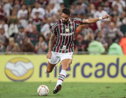 RENATO AUGUSTO - Entrou na reta final do primeiro tempo na vaga de Ganso, mas mostrou que não está com ritmo de jogo. Seu melhor momento foi em uma finalização de fora da área, que passou perto do travessão. NOTA 4,5 - Foto: LUCAS MERÇON / FLUMINENSE F.C.