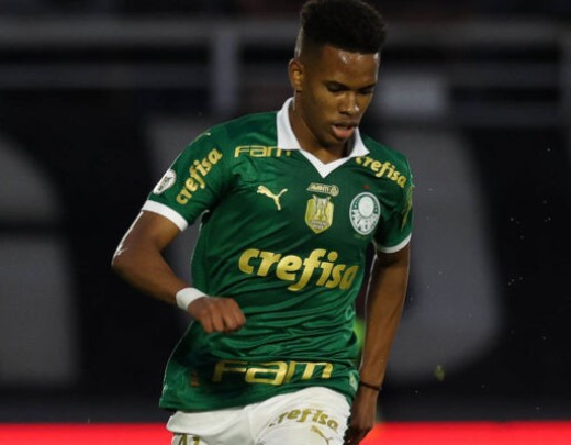 ESTÊVÃO - Foi o jogador que mais criou pelo lado palmeirense. Várias jogadas individuais pelo lado direito do ataque, que deixou a defesa alvinegra pendurada no jogo. Acabou falhando no lance do primeiro gol, mas o que não apaga o seu diferencial em meio a derrota. Nota: 6,5. (Foto:Cesar Greco / Palmeiras)