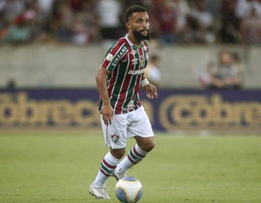 SAMUEL XAVIER - Não conseguiu apoiar o ataque e não fez um bom jogo. NOTA 4,0 - Foto: MARCELO GONÇALVES / FLUMINENSE F.C.