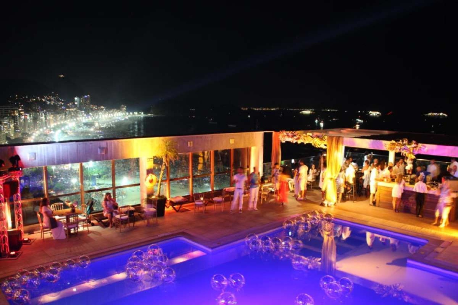 A Festa da Variada no Pestana será all inclusive em seu rooftop, com vista para os fogos de Copacabana 