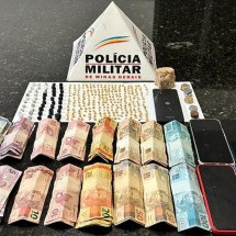 PM descobre ponto de venda após abordar mulher com pedras de crack na boca - DivulgaÃ§Ã£o/PMMG
