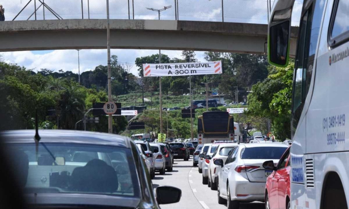 Regras para donos de veículos podem ser alteradas a partir de projeto que tramita na Assembleia -  (crédito: Gladyston Rodrigues/EM/D.A. Press)