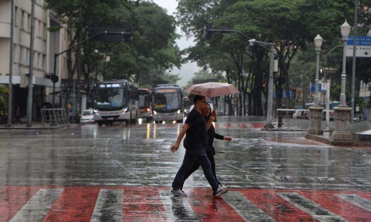 Todas as regionais de Belo Horizonte j&aacute; ultraaram a m&eacute;dia de chuva esperada -  (crédito: Tulio Santos/EM/D.A.Press)