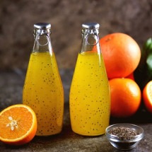 Suco de laranja com chia (Imagem: Chudo2307 | Shutterstock) -  (crédito: EdiCase)