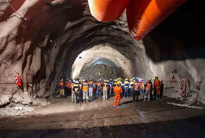 Sua rica exploração mineral, iniciada em 1915, impulsionou a economia chilena e transformou a região em um importante polo de mineração.