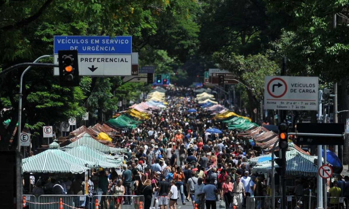 Feira Hippie funcionará até as 15h no mês de dezembro  -  (crédito: Leandro Couri/EM/D.A.Press)