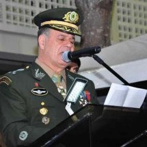 PF minimiza nota e muda tratamento a ex-chefe do Exército - Divulgação/Exército