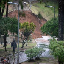 Lagoa do Nado: PBH finaliza relatório sobre rompimento nesta sexta (29/11) - Tulio Santos/EM/D.A.Press