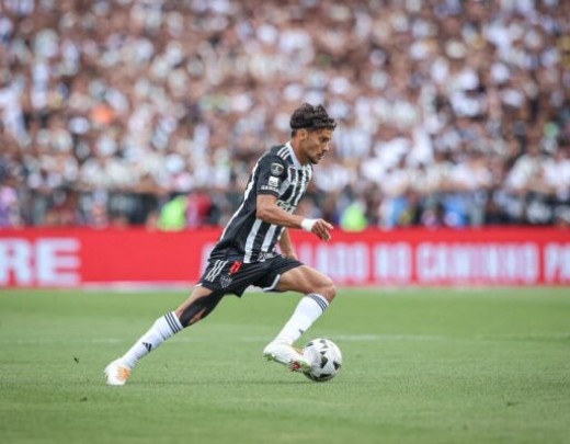 GUSTAVO SCARPA  - Não fazia um jogo ruim, inclusive trabalhando com qualidade pelo flanco em lance de bola parada. Mas estava abaixo do esperado. Acabou saindo no intervalo para entrada de Bernard - NOTA 5,0 -  Foto: Pedro Souza / Atlético 