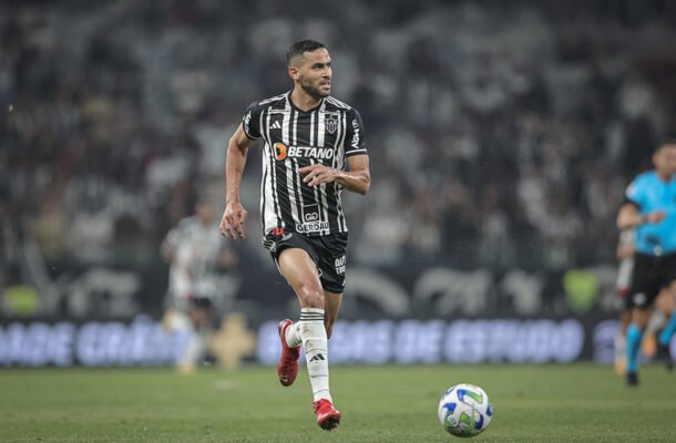 ALAN KARDEC - Entrou no lugar de Deyverson, mas os chuveirinhos do Galo não o encontraram. NOTA 5,0 - Foto:  Fotos: Pedro Souza / Atlético