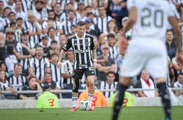 BERNARD - Atuando pela direita, conseguiu fazer boas jogadas que geraram muito perigo à defesa do Botafogo. Uma de suas melhores partidas desde o retorno ao Atlético  - NOTA 6,0  - Foto: Pedro Souza / Atlético 