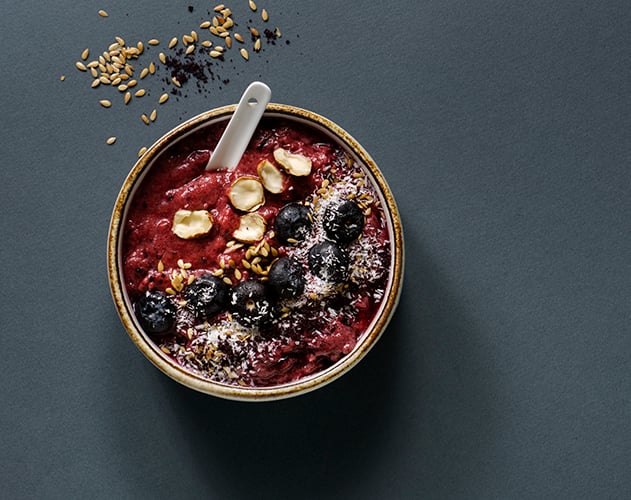 Os antioxidantes do açaí podem também ajudar a reduzir o risco de problemas crônicos, como doenças cardíacas e câncer. O açaí cai bem com granola. 