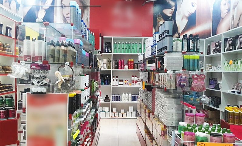 Nova Iguaçu (RJ) – Capital dos Cosméticos - O maior município da Baixada Fluminense recebeu essa designação em 2016, como reconhecimento pelo vigor da fabricação de produtos de beleza. São mais de  30 fábricas na cidade. 