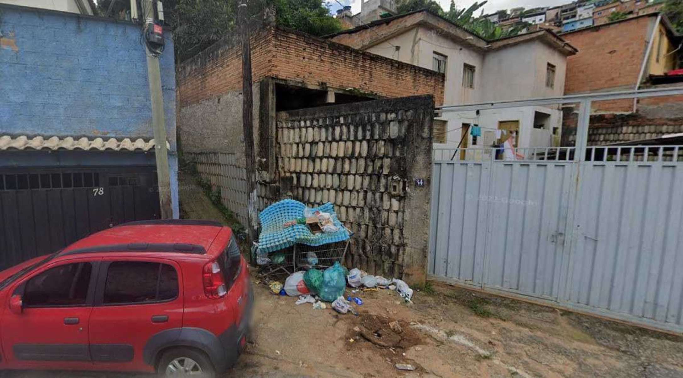 Criança de 2 anos sobrevive a fuzilamento dos pais na Grande BH