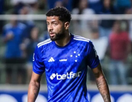 JOÃO MARCELO - Ficou olhando no lance do gol do Bragantino. Depois, se encontrou no jogo. NOTA 5,0. Foto: Gustavo Aleixo / Cruzeiro