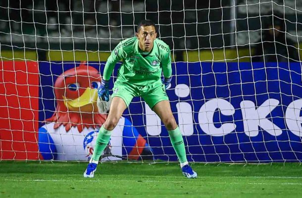 MARCHESÍN - Praticamente não sofreu sustos, mas foi bem quando precisou trabalhar. Conseguiu também ser efetivo perdendo tempo, mas sem exagerar na cera - NOTA 7,0. Foto: LUCAS UEBEL/GREMIO FBPA