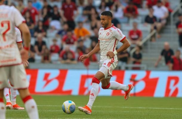 WANDERSON -  Entrou aos 34 do segundo tempo no lugar de Wesley. Pouco fez. SEM NOTA; Foto: Ricardo Duarte / Internacional