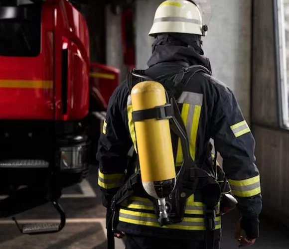 O trauma enfrentado pelos bombeiros e socorristas após os atentados levou a uma abordagem colaborativa durante o desenvolvimento do edifício.