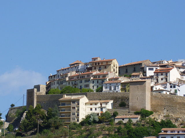 Sua construção ocorreu entre os séculos 14 e 15, beneficiando-se da rocha natural. Teve uma alteração feita no século 18. 