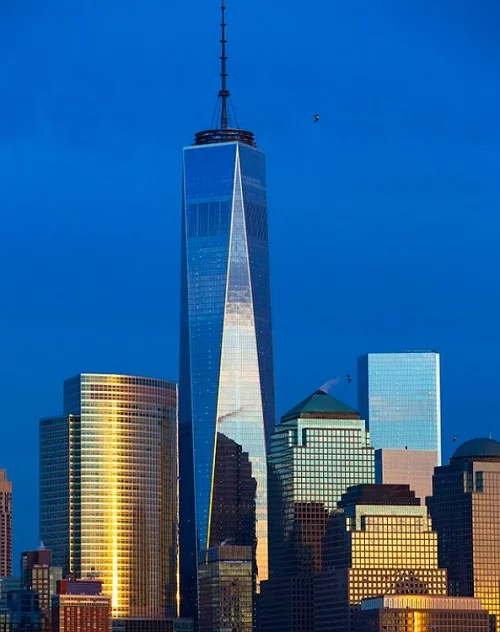 O One WTC não é apenas uma estrutura física, mas um marco cultural que reflete a evolução da cidade. Mesmo em um contexto de incertezas, como a pandemia de COVID-19, a importância e a relevância de arranha-céus como o One WTC permanecem inquestionáveis.