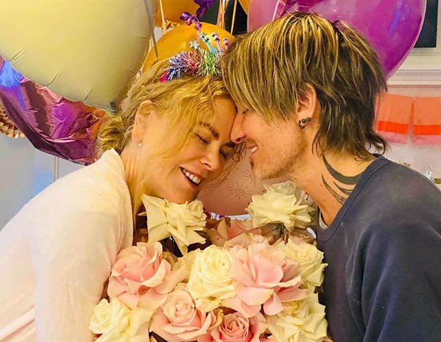 A vida pessoal de Urban é tão badalada quanto sua carreira. Ele se casou com a atriz Nicole Kidman em 2006, e o casal rapidamente se tornou um dos mais admirados de Hollywood.