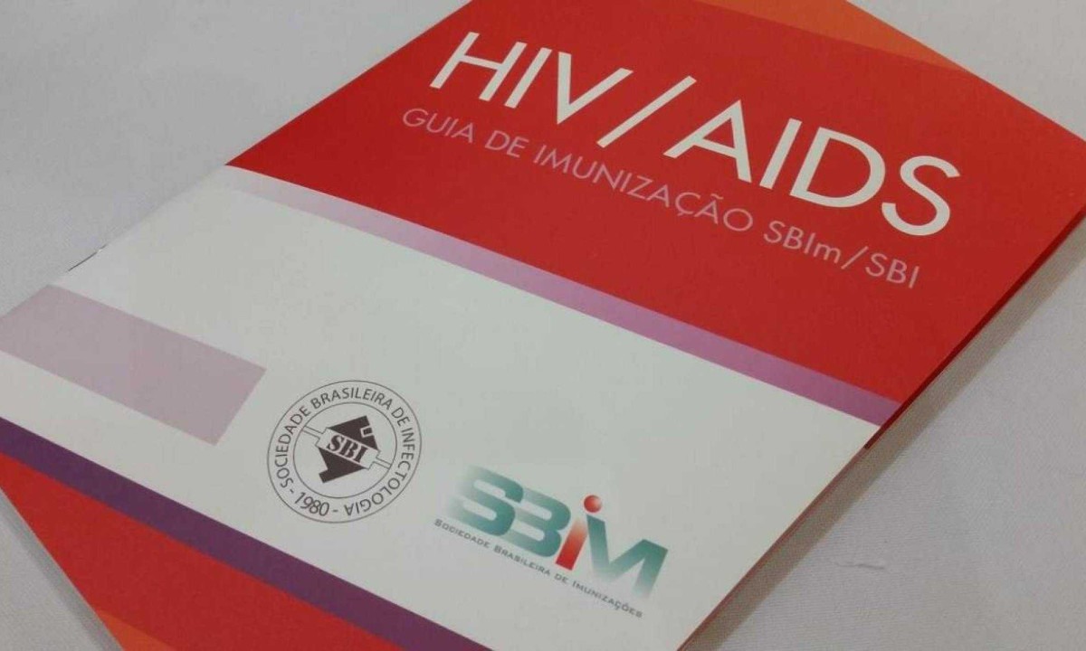 Cartilha com informações sobre Aids/HIV -  (crédito: Siga nosso canal no WhatsApp e receba em primeira mão notícias relevantes para o seu dia)