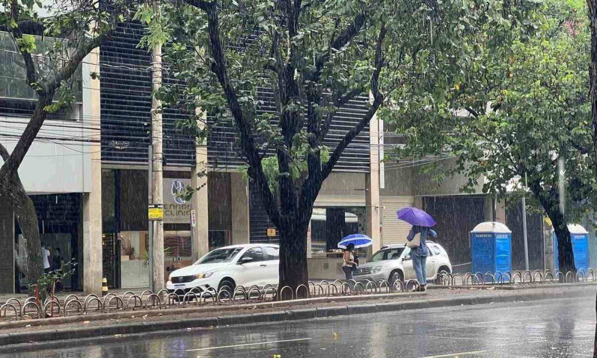 Até o momento, a Defesa Civil não registrou nenhuma ocorrência em razão das chuvas -  (crédito: Edésio Ferreira/EM/D.A Press)