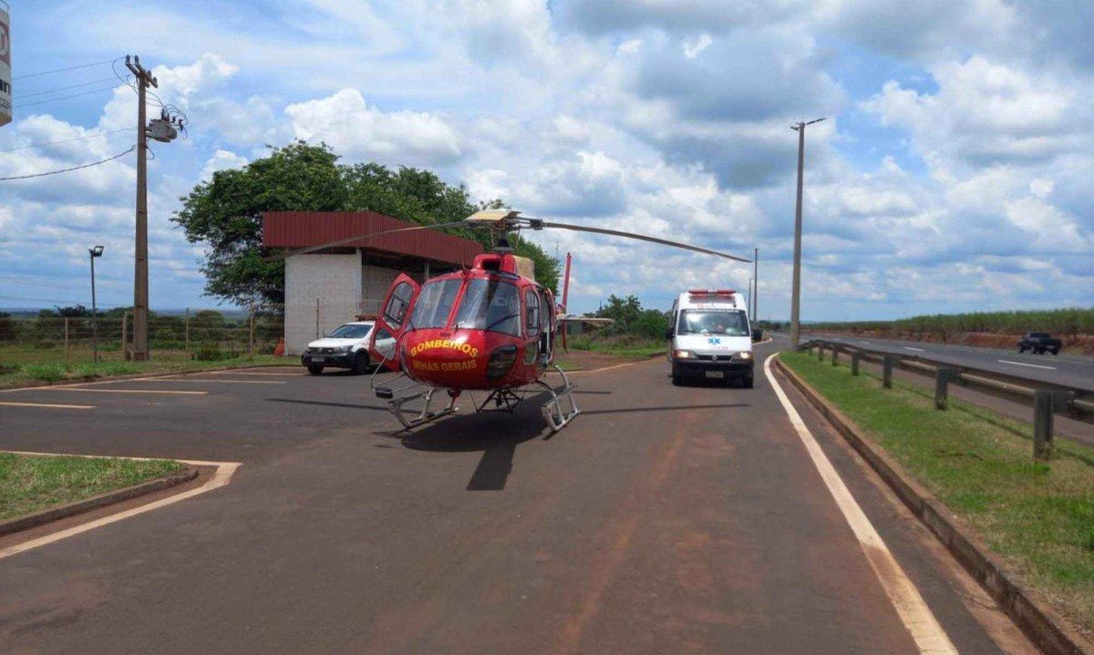 Menino de 2 anos morre afogado em lagoa de sítio do interior de MG -  (crédito: Corpo de Bombeiros de Uberaba/DivulgaÃ§Ã£o)