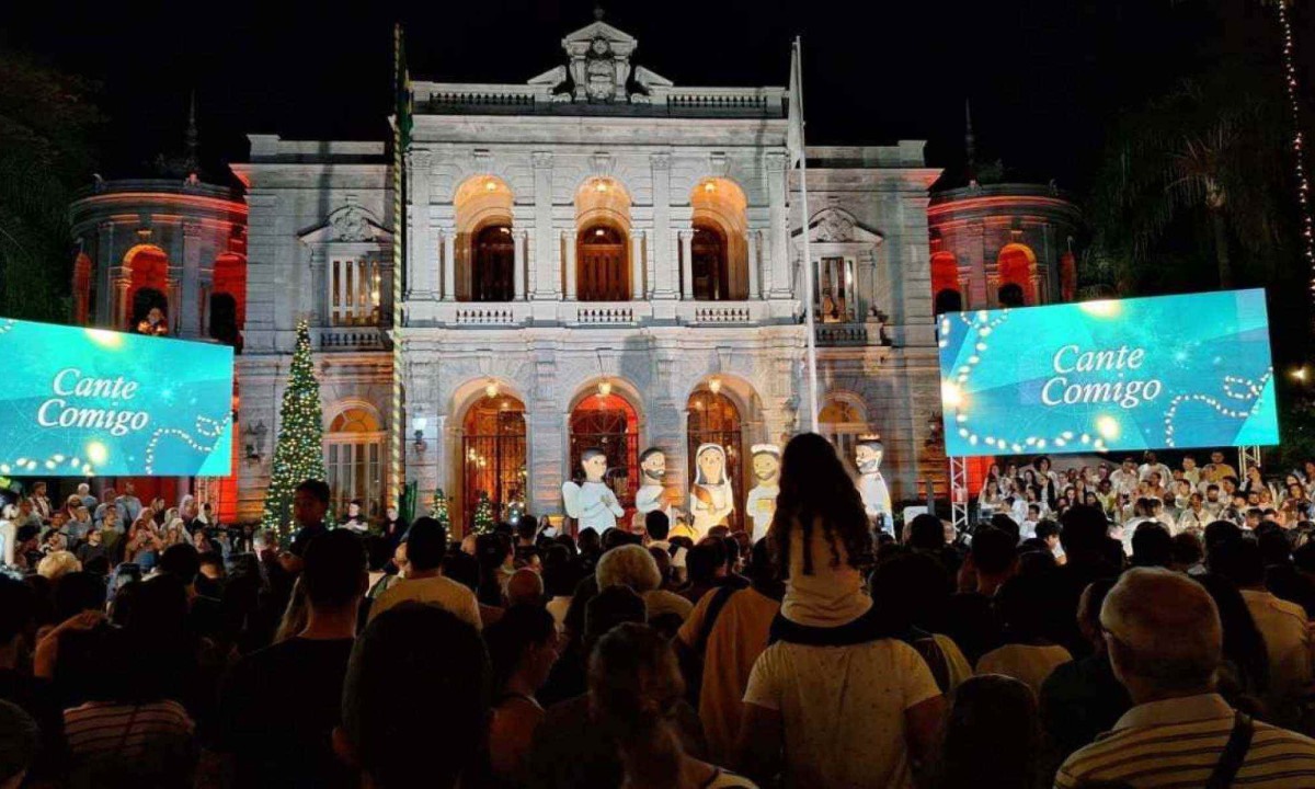 Em cena, corais, bailarinos e atores mesclaram música, dança e dramaturgia para celebrar, além do Natal, o aniversário de 304 anos de Minas Gerais -  (crédito: Marcos Vieira/EM/D.A Press)