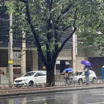 Chuva intensa pode atingir quase 700 cidades de MG nesta sexta; BH na lista - Edésio Ferreira/EM/D.A Press