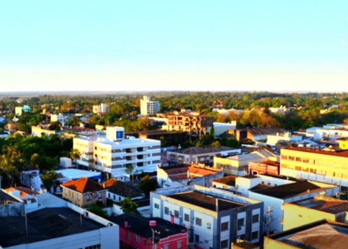 Ao sul, no Rio Grande do Sul, as cidades de São Borja, Uruguaiana e Itaqui são importantes representantes dessa amizade entre os dois países.