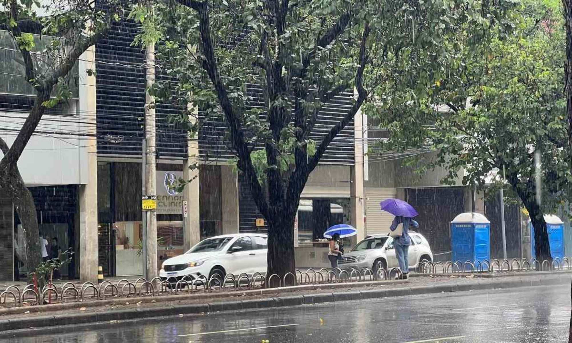 Chuva intensa pode atingir quase 700 cidades de MG nesta sexta; BH na lista