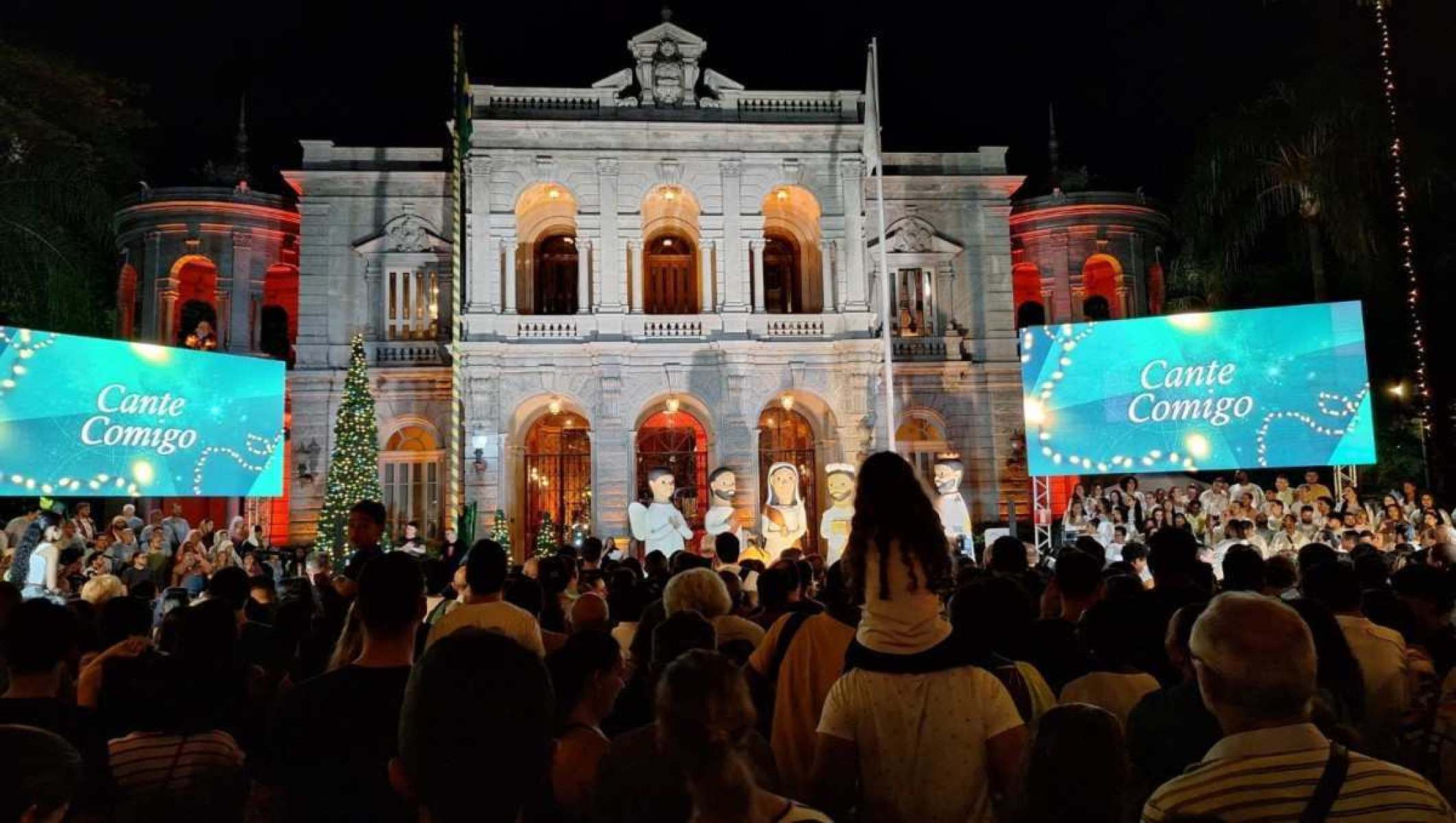Cantata de Natal na Praça da Liberdade homenageia a mineiridade