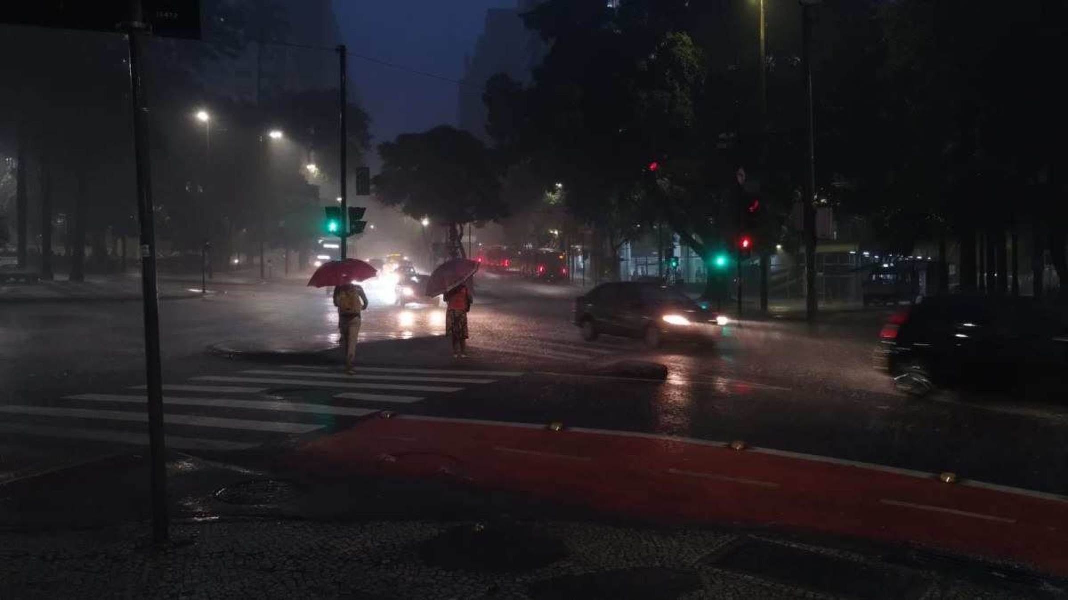 BH: noite de terça tem chuva intensa e alerta da Defesa Civil