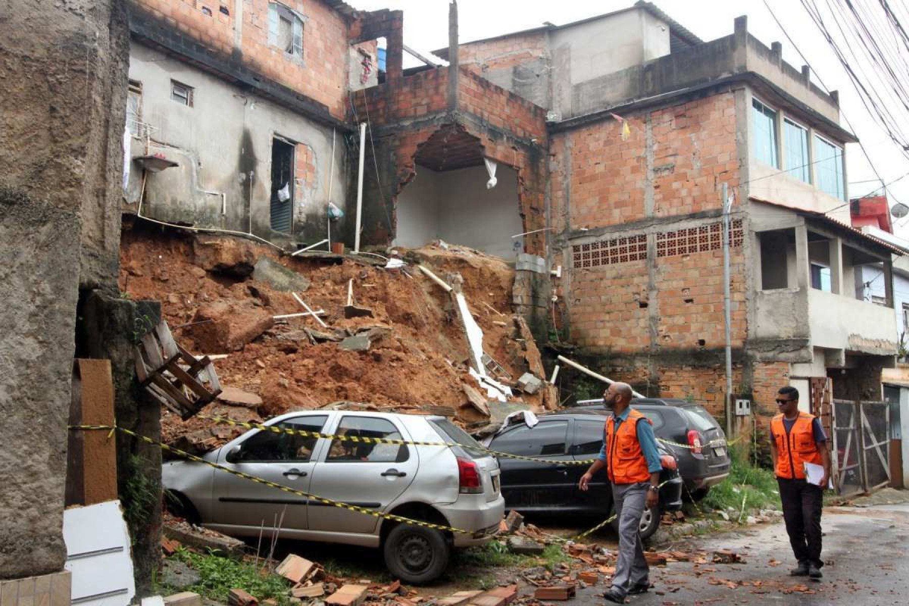 Chuva desta terça-feira coloca regionais de BH em alerta para deslizamentos