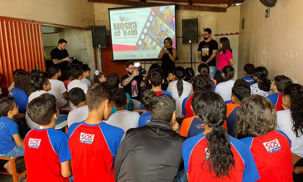 Mostra do projeto CineOLHAR 2024 destaca criatividade de jovens em Uberlândia-MG -  (crédito: DINO)