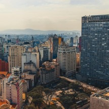 Indicadores projetam tendências do setor imobiliário em 2025 - DINO