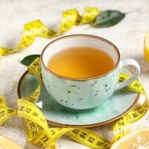 Chá de limão termogênico (Imagem: Pixel-Shot | Shutterstock) - (crédito: EdiCase) Chá de limão termogênico (Imagem: Pixel-Shot | Shutterstock) - (crédito: EdiCase)